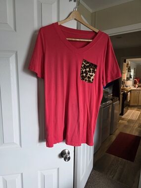V-neck Tee with Leopard Pocket - Bright Pink